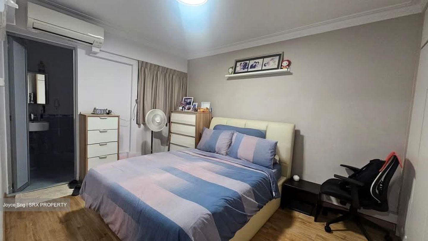 Blk 210 Jurong East Street 21 (Jurong East), HDB 3 Rooms #576715581